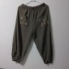 カーキ ゴムウエスト 花柄ポケット カジュアルパンツ