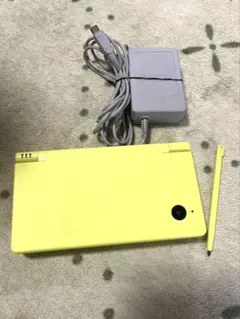イエロー NINTENDO DS 本体 充電器・タッチペン付き