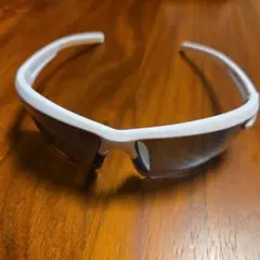 ホワイトフレーム スポーツサングラス