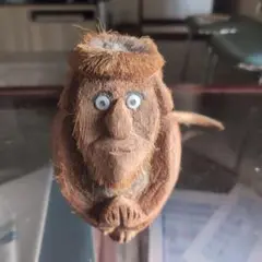 ココナッツファイバーの顔の置物