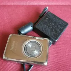 実動 Nikon ニコン COOLPIX S02 超小型ボディー希少 コンデジ Amazon.co.jp: Nikon デジタルカメラ COOLPIX S02 超小型