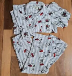 スヌーピー柄フリースパジャマセット　Mサイズ