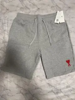 専用⭐︎ami ハーフパンツ ハートロゴ刺繍　アミパリス　ネイビー　Mサイズ 2025年最新】AMI PARIS ショートパンツ・ハーフパンツの人気