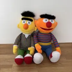 セサミストリート kaws UNIQLO 人形