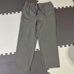 GU グレー ストレートパンツ　ズボン