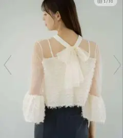 新品タグ付き　ノエラ　チュールスリーブフェザーブラウス