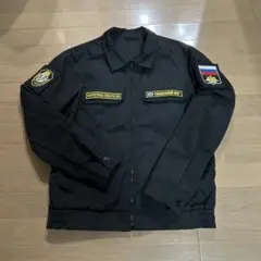 黒い長袖ジャケット