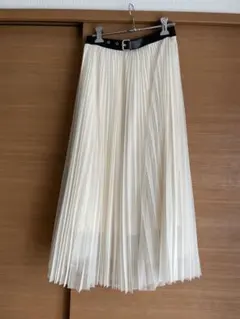 FサイズMICALLE MICALLE プリーツスカート 黒ベルト付きのサムネイル