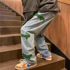 刺繍デザイン ライトブルーデニムパンツ