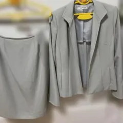 レディーススーツ