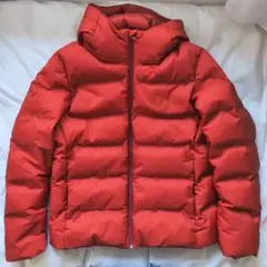 【美品】シームレスダウンパーカ 差し色になるのに主張しすぎない、大人カラー