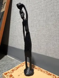 アフリカンアート 木製彫刻の女性像