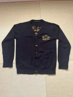 URBAN RESEARCH（アーバンリサーチ）のカーディガン、黒、背面刺繍