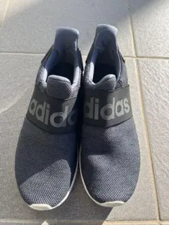 アディダス　スニーカー　スリッポン