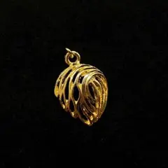 598遺品整理品　ペンダントトップ　ゴールド？　金？　メッキ？　ヴィンテージ