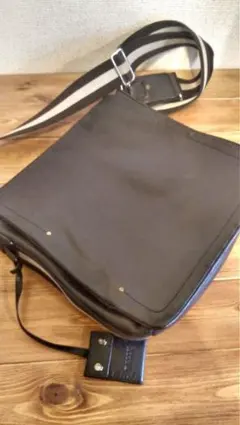 BALLY バリー レザー ショルダーバッグ メッセンジャーバッグ ブラック