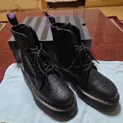 2025年最新】WEDNESDAY ドクターマーチンの人気アイテム - メルカリ