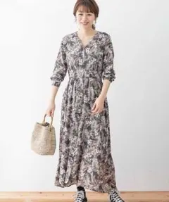 O604アーバンリサーチ長袖ロングワンピースシャツワンピース花柄グレーVネック