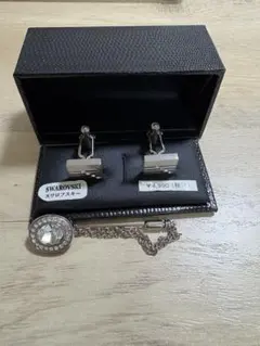 美品⭐️希少 カフス クリスタル スワロフスキー エンブレム ラウンド 丸 レア 美品⭐️希少 カフス クリスタル スワロフスキー エンブレム