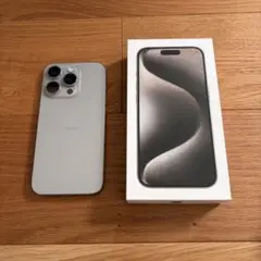 iPhone15 Pro ナチュラルチタニウム 256 GB SIMフリー