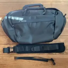 NIID CACHE スリングバッグ兼ダッフルバッグ