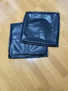 黒い合成皮革クッションカバー2枚セット