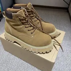 ベージュ スエード ワークブーツ