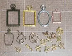 レジン　空枠7個＋チャーム10個＋王冠2個　➀ーB　同梱100円