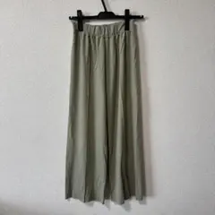 オリーブグリーン ワイドパンツ スリット入り