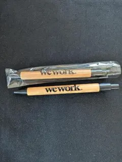 WeWork ロゴ入り 木製ボールペン 2本セットのサムネイル