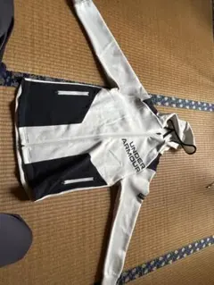 Under Armour フィットパーカー M ホワイト/ブラック