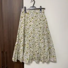 フェルウ　花柄スカート