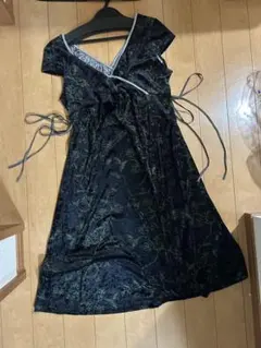 黒いベルベット風ラップドレス マタニティ ワンピース