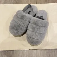 2026年最新】ugg スリッパ グレーの人気アイテム - メルカリ