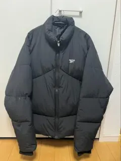 Reebok リーボック　ブラック ダウンジャケット　短丈