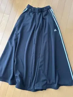 未使用adidas ブラック フレアスカートS