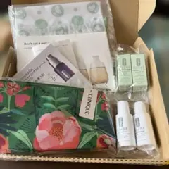 CLINIQUE 花柄ポーチ、ハローキティ巾着ポーチ＆ サンプルなど全12点
