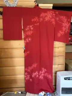 みきまま様専用です‼️しつけ付き‼️赤紅葉柄、着物‼️