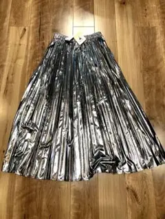 【新品・未使用】niko and... メタリックプリーツスカート シルバー F