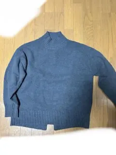 GUグレー ハイネック ニットセーター