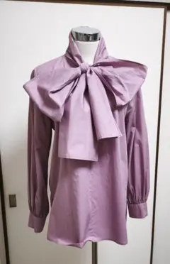 パープル ピンクリボン付き 長袖シャツのサムネイル