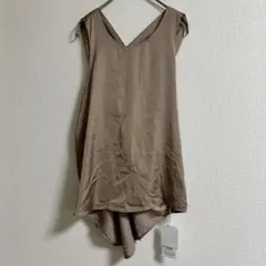 新品タグ付 GYDA バックツイストタンクトップ モカ フリーサイズのサムネイル
