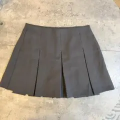 【キュロットスカート】GU プリーツスカート ミニスカート　グレー Mサイズのサムネイル