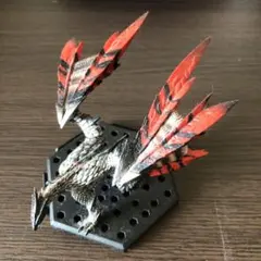 モンハン　バルファルク　フィギュア