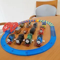 カプセルプラレール　レール1周　トーマス　フライングスコッツマン　エドワード