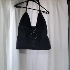 リング付きハンドルの黒革ショルダーバッグ美品