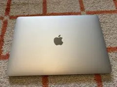Macbook Pro 2016 13インチ 16GB 512GB シルバーのサムネイル
