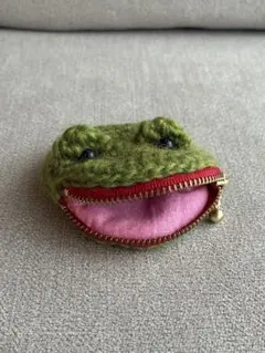 週末限定セール❗️【ハンドメイド】カエル小銭入れのサムネイル