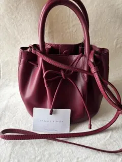 CHARLES & KEITH バーガンディ ショルダーバッグ