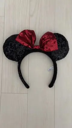 ミニーカチューシャ 黒と赤のスパンコール ディズニー